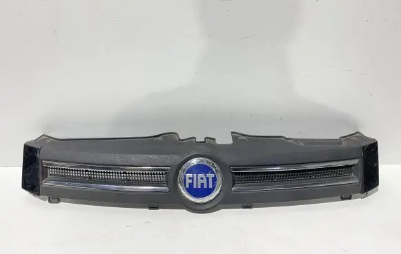 Fiat Panda II Front bumper upper radiator grill 735353899