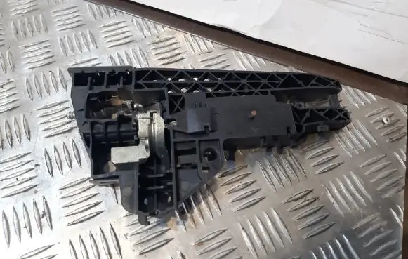 Audi A4 S4 B8 8K Front door coupe exterior handle/bracket 8T01837885