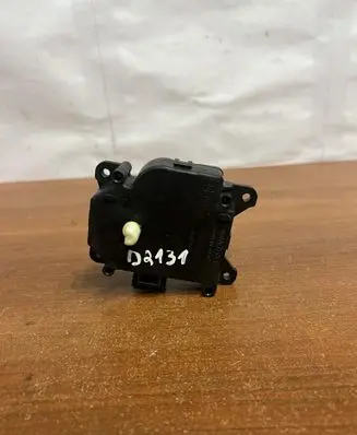 Toyota RAV 4 (XA40) Intake manifold valve actuator/motor 0638002170 D2131