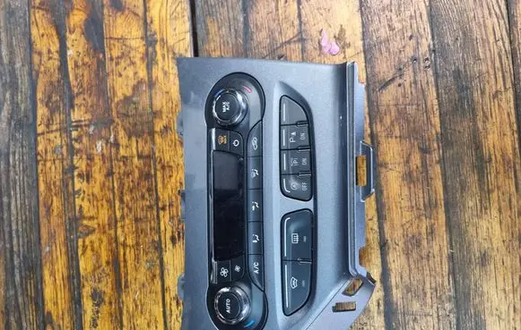 Ford Focus C-MAX Climate control unit BM5T18C612CL C346DEATC WK3B88452