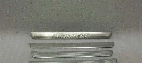 Mercedes-Benz GL X166 Front door trim (molding) A1666861936