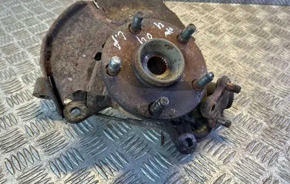 Toyota RAV 4 (XA20) Front wheel hub spindle knuckle