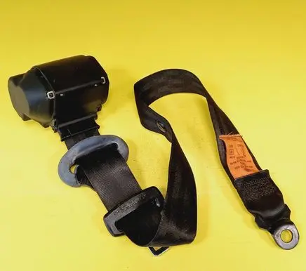Volkswagen Polo III 6N 6N2 6NF Rear seatbelt 6N0857806