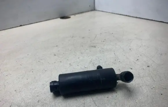 Nissan Tiida C11 Windscreen/windshield washer pump