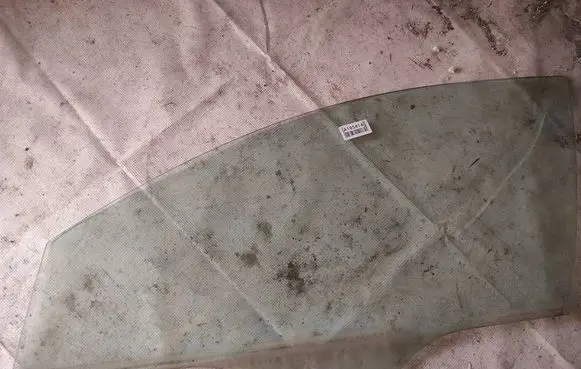 Mazda 6 Front door window glass four-door as2