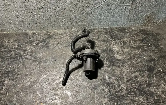 Audi A3 S3 8P Secondary air pump 06A959253