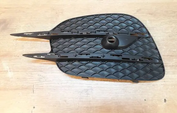 Mercedes-Benz V Class W447 Front bumper lower grill A4478851200