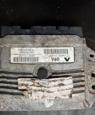 Renault Megane III Engine control unit/module 237101358r 2863920901 8890E01400