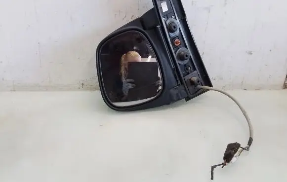 Hyundai H-100 Front door electric wing mirror