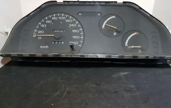 Mitsubishi Lancer Speedometer (instrument cluster) MB604023