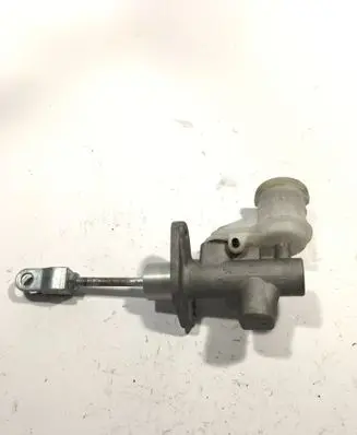 Mitsubishi L200 Clutch master cylinder 