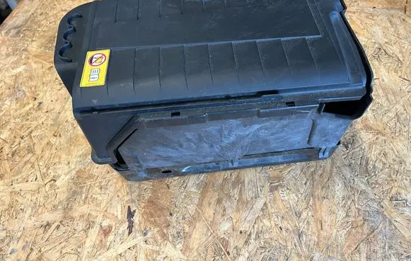 Mercedes-Benz CLA C117 X117 W117 Battery box tray cover/lid A2465410005 2465460078