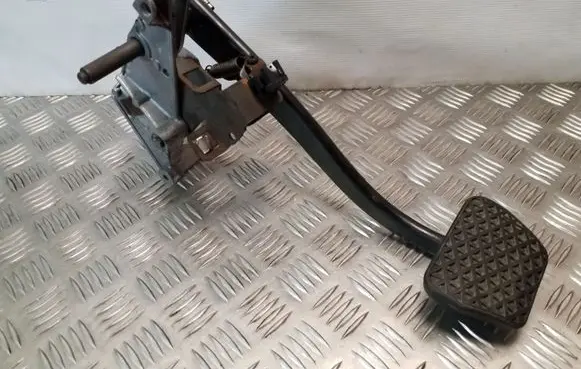 BMW 3 E46 Brake pedal 2229128