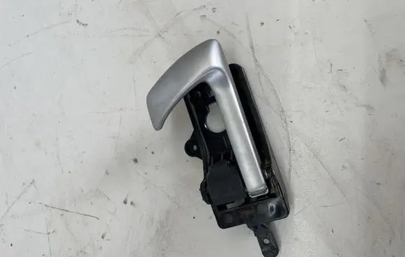 Hyundai Santa Fe Front door interior handle 82623CM000