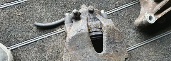 Opel Zafira B Front brake caliper