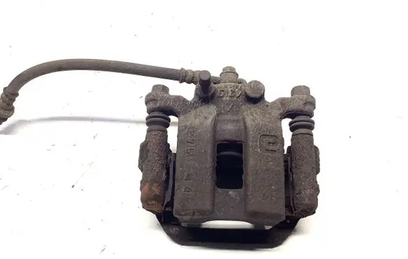 Nissan Qashqai+2 Rear brake caliper