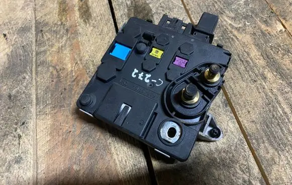 Mercedes-Benz S W220 Fuse box set 2205460541 A2205460541