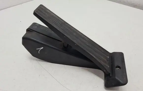 BMW 1 E81 E87 Accelerator throttle pedal 3542679374201 6PV00937920 12037313