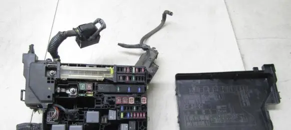 Toyota Verso Fuse box set