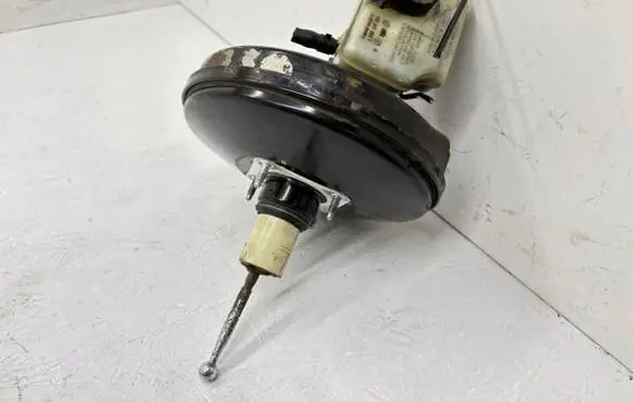 Volkswagen Jetta V Brake booster 1K1614105AR