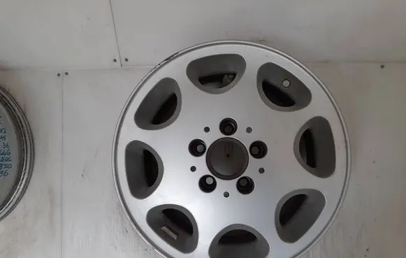 Mercedes-Benz E W124 R15 alloy rim 0370536