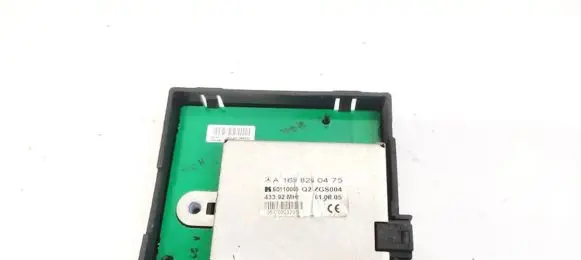 Mercedes-Benz B W245 Antenna control unit A1698200475 ZGS004