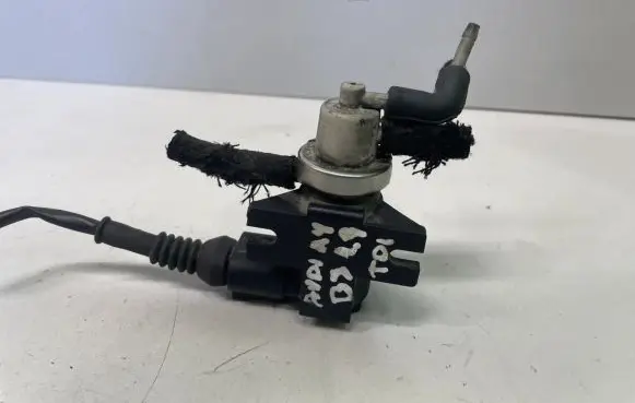 Audi A4 S4 B5 8D Turbo solenoid valve 1J0906627A