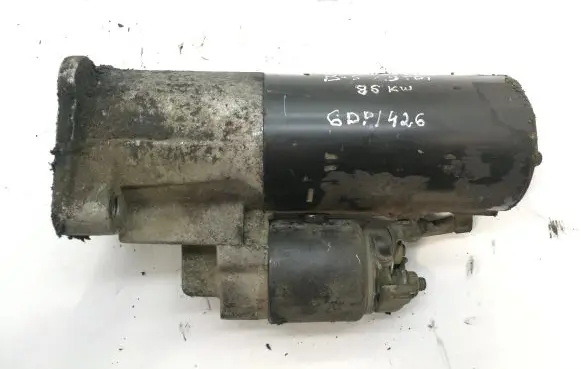 Volkswagen PASSAT B5 Starter motor 068911024H