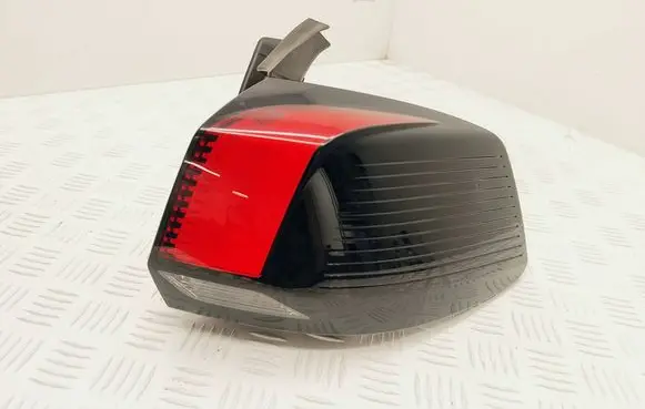 Peugeot 5008 II Rear/tail lights 9811028180 81570201