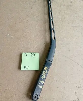Mercedes-Benz C AMG W203 Front wiper blade arm 35683256
