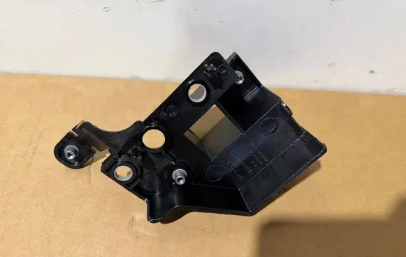 Volvo XC40 Headlight/headlamp mounting bracket 31469370