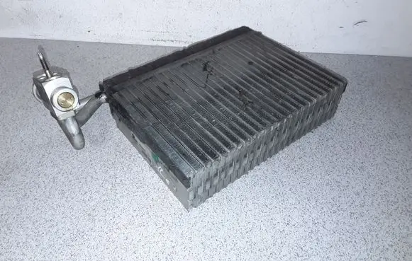 BMW 3 E46 Air conditioning (A/C) radiator (interior) 65693