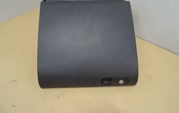 Volkswagen Golf Plus Glove box 5M1857097