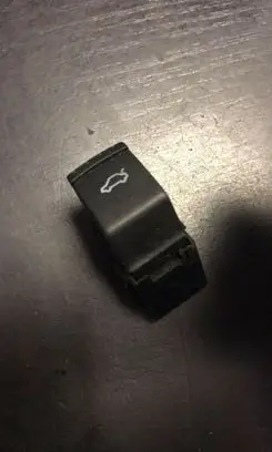 Volkswagen Golf IV Tailgate opening switch 1J0959831A