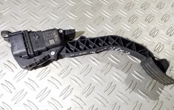 Ford Focus C-MAX Accelerator throttle pedal 3M519F836BF 6PV00864112