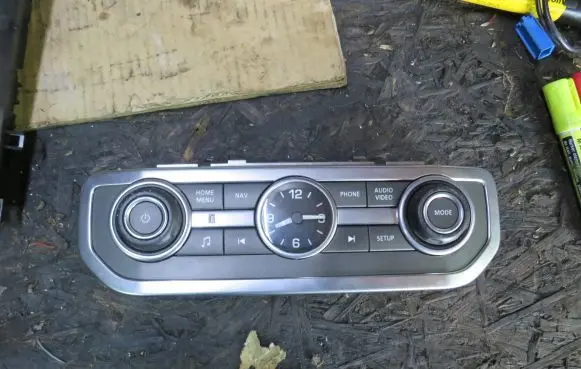 Land Rover Discovery 4 - LR4 Head unit multimedia control CH2218C858BB