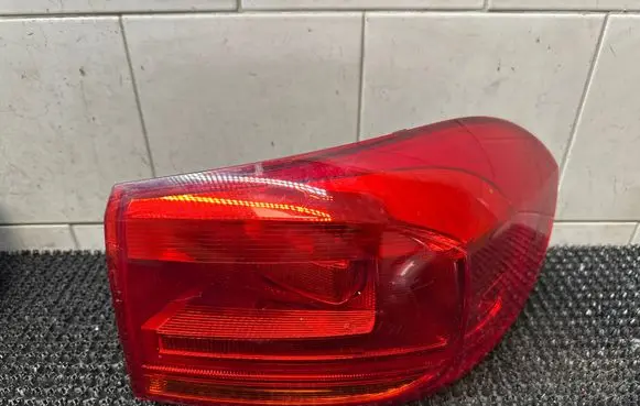 Volkswagen Tiguan Rear/tail lights 5N0945096Q
