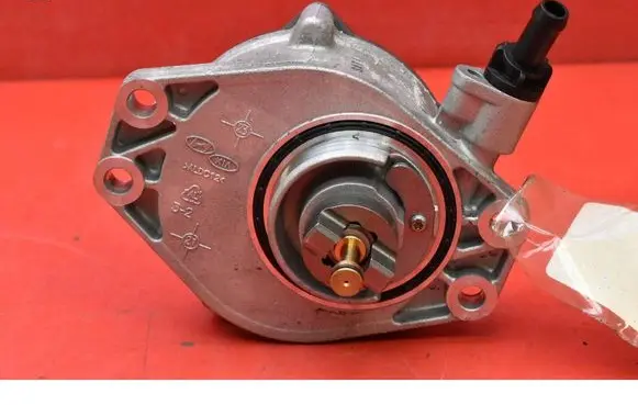KIA Sportage Vacuum pump 288102M830
