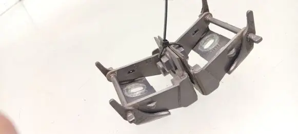 Ford Mondeo MK IV Tailgate/trunk/boot hinge