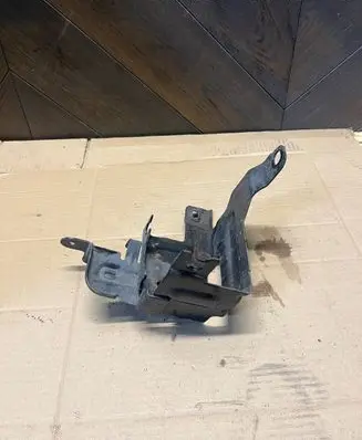 Peugeot 308 ABS pump bracket 9677683680