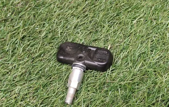 Lexus CT 200H Tire pressure sensor 3729APMV107J