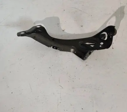Audi A6 S6 C7 4G Fender mounting bracket 4G0821135A