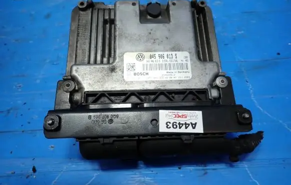 Volkswagen Polo V 6R Engine control unit/module 045906013S 0281014605