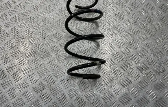 Volkswagen Golf VII Front coil spring