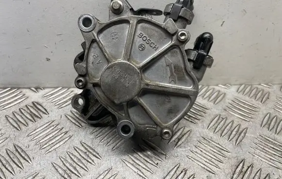 Jaguar XF X250 Vacuum pump 4R8Q2A451AF