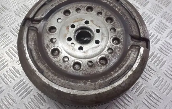 Volkswagen Golf V Dual mass flywheel 
