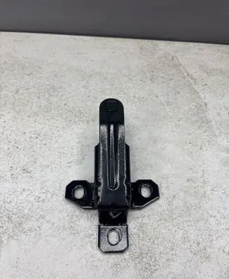 Tailgate/trunk/boot hinge