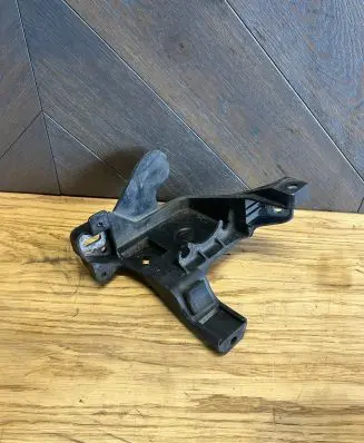 Opel Meriva B ABS pump bracket 13270689 329510614