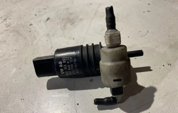 Audi A3 S3 8P Headlight washer pump 1K6955651