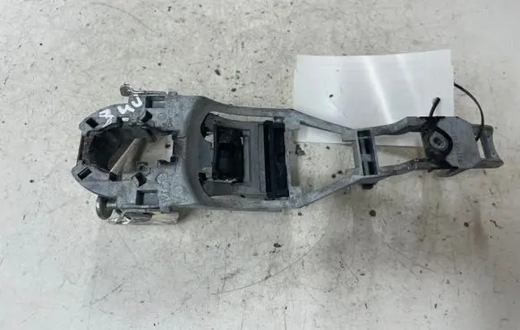Skoda Superb B5 (3U) Front door exterior handle/bracket 3U0837885